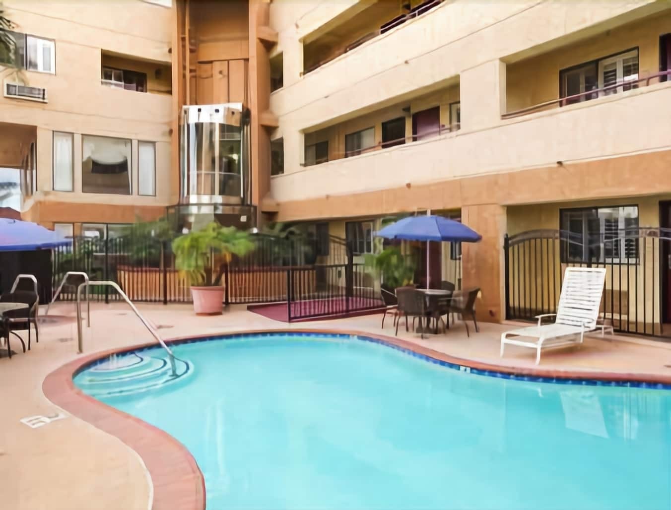 Travelodge By Wyndham Chatsworth Los Angeles Facilities photo