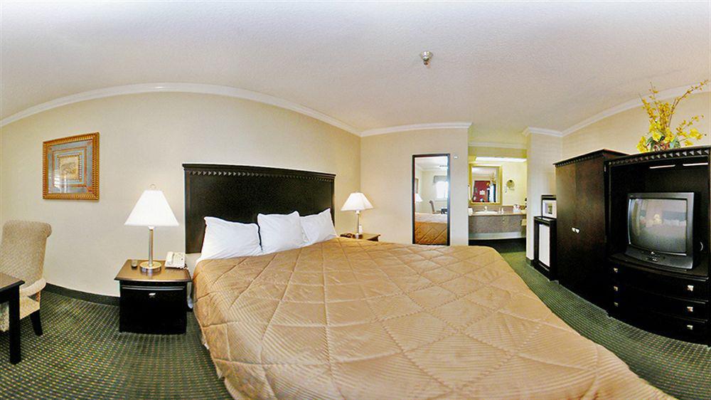 Travelodge By Wyndham Chatsworth Los Angeles Exterior photo